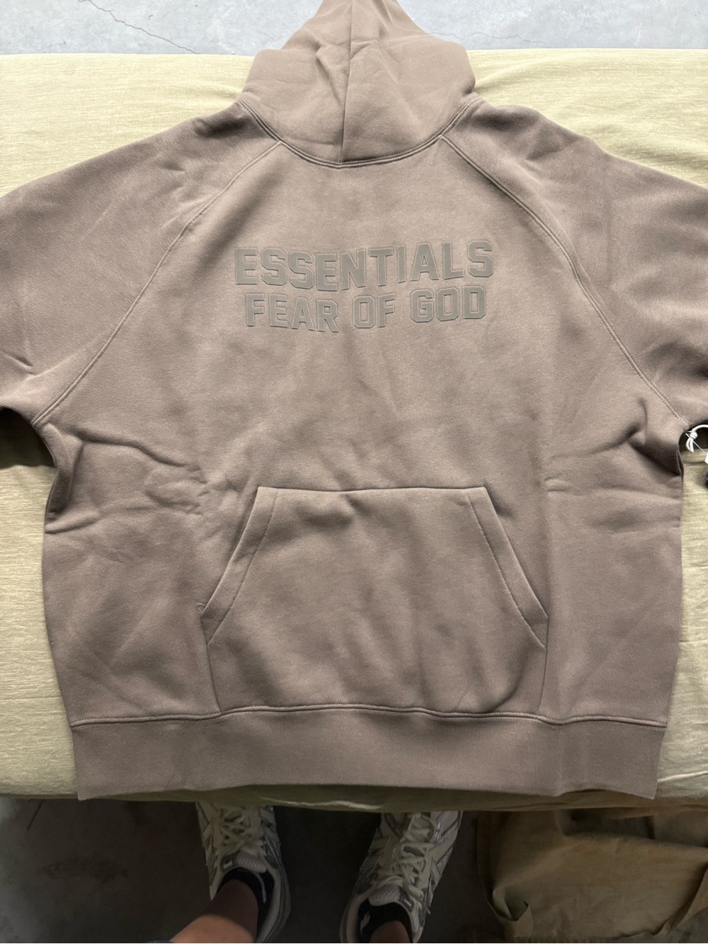 Essentials Pullover Hoodie in Wood Brown size L